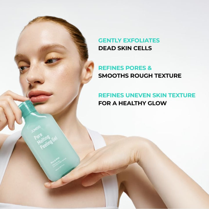 Jumiso Pore Melting Peeling Gel 150ml - model holding the bottle